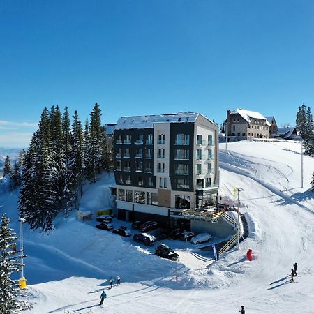 Aparthotel Rajska Яхорина Екстериор снимка