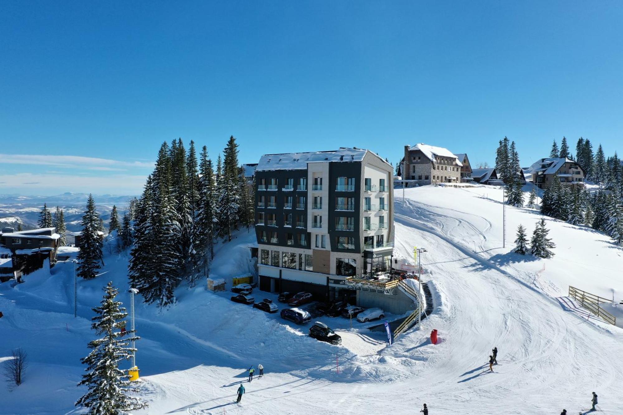 Aparthotel Rajska Яхорина Екстериор снимка