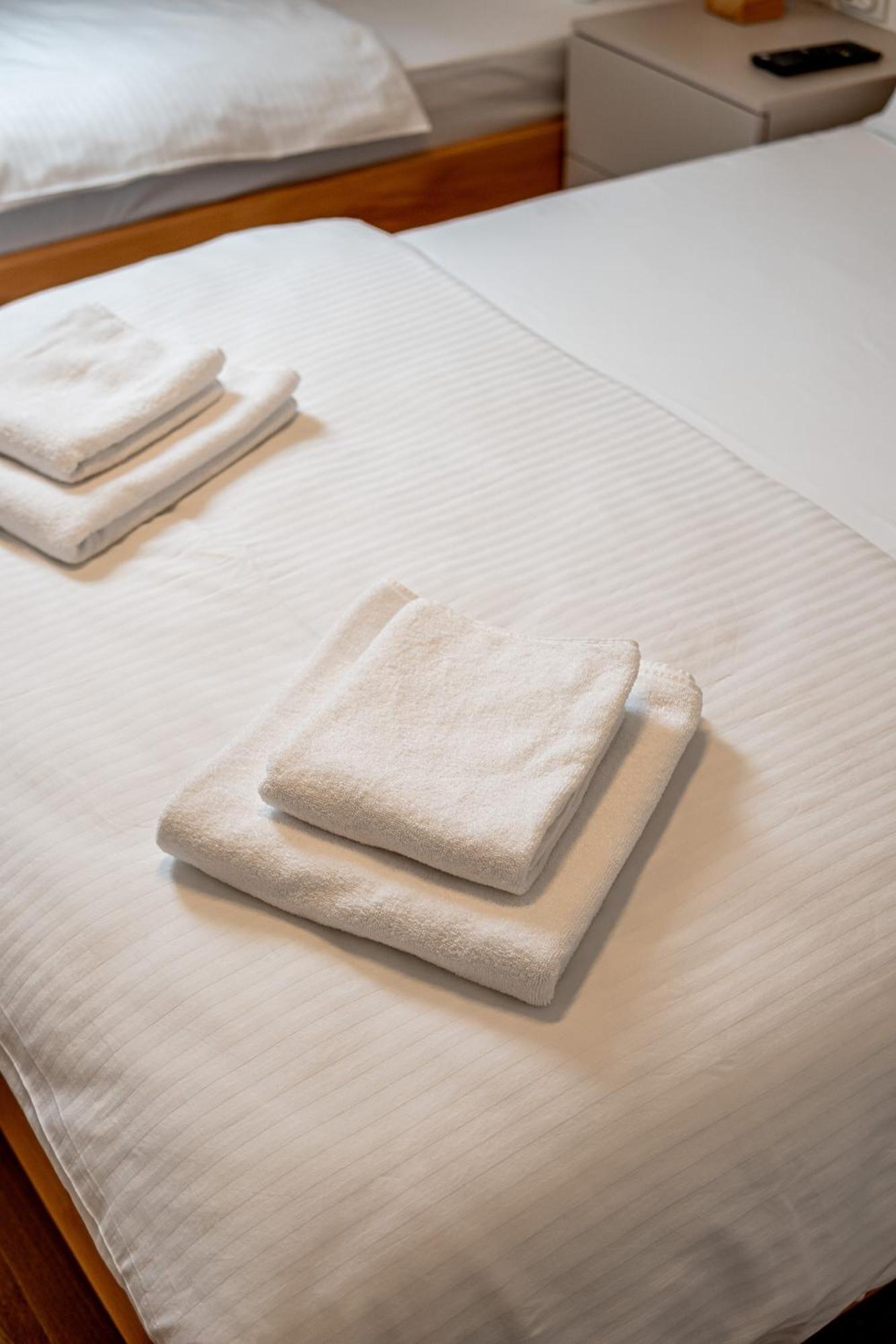 Aparthotel Rajska Яхорина Екстериор снимка