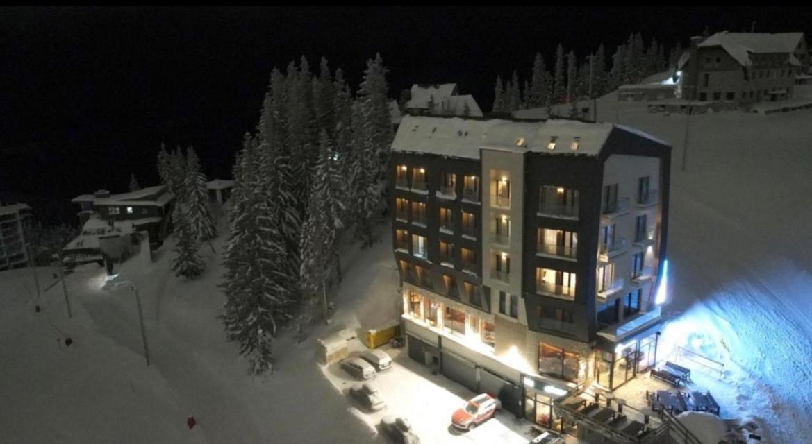 Aparthotel Rajska Яхорина Екстериор снимка