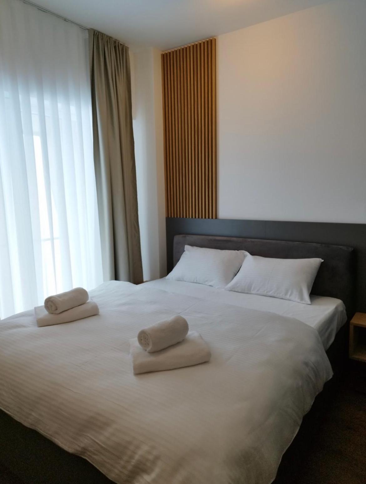 Aparthotel Rajska Яхорина Екстериор снимка